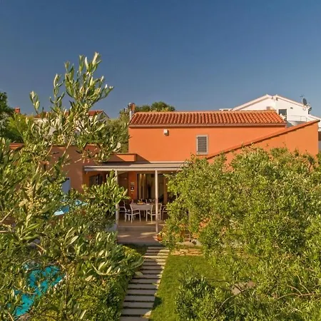 Villa Emili In Medulin - Haus Fuer 4-5 Personen Exterior photo