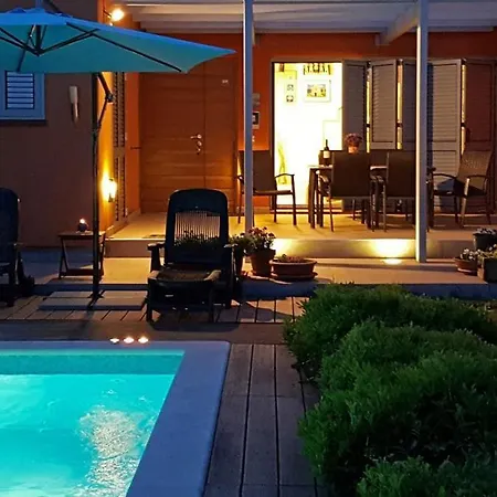 Villa Emili In Medulin - Haus Fuer 4-5 Personen Exterior photo