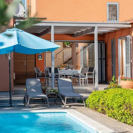 Villa Emili In Medulin - Haus Fuer 4-5 Personen Exterior photo