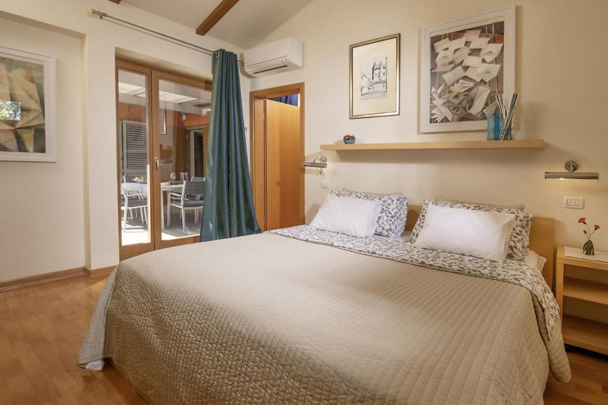Emili In - Haus Für 4-5 Personen Villa Medulin